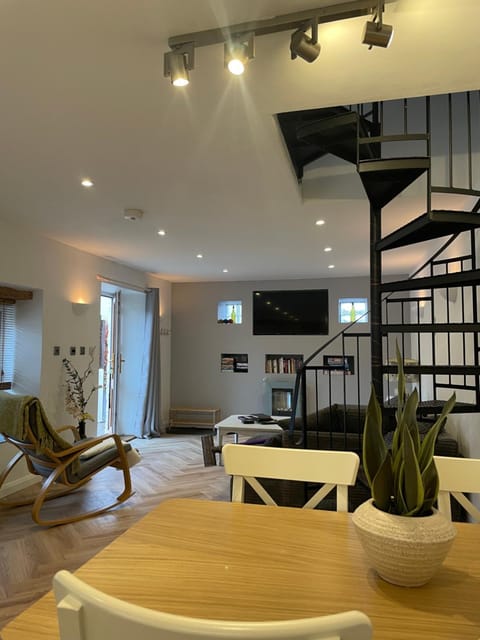 Idyllic country cottage near Wells House in Sedgemoor