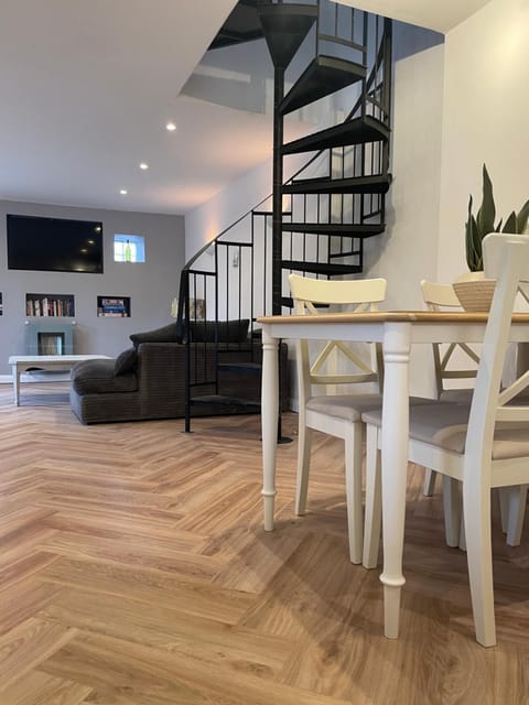 Idyllic country cottage near Wells House in Sedgemoor