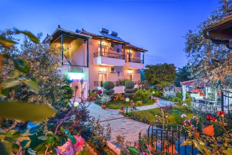 Property building, Garden, Garden view