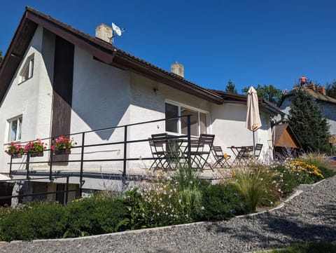 Property building, Garden, Balcony/Terrace