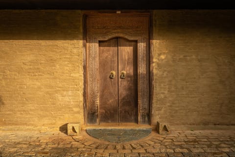 Facade/entrance