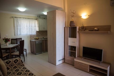 Kitchen or kitchenette, Living room, Dining area