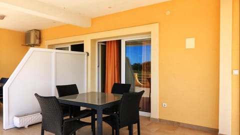 G.Baković Apartment in Tisno