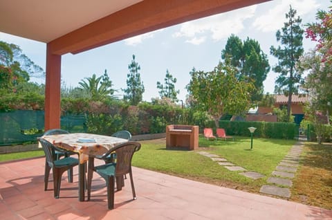 BBQ facilities, Seating area