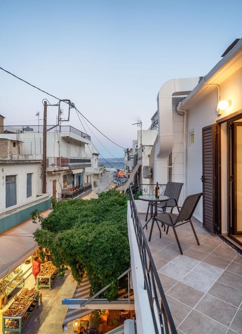Balcony/Terrace, City view