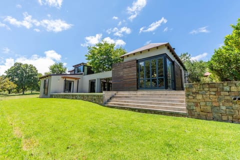 Property building, Facade/entrance, Garden