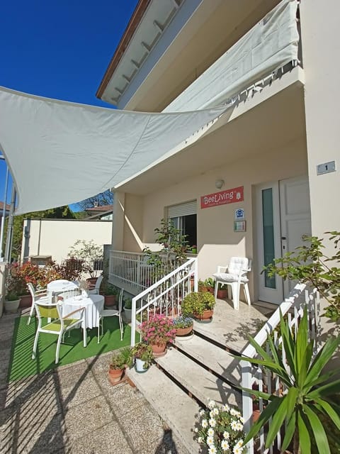 Property building, Patio, View (from property/room), Street view, Quiet street view, Inner courtyard view