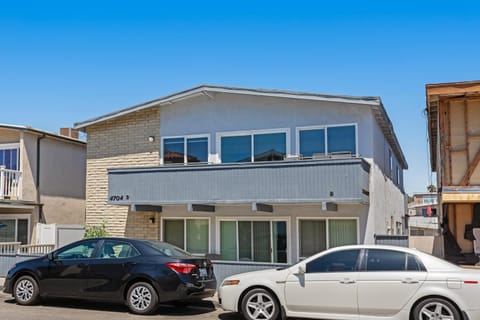 Upper Level Beach Retreat House in Balboa Peninsula
