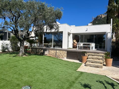 Villa la Grande Bastide piscine et tennis collectif Villa in Cassis