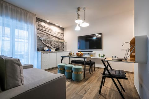 Alga 5-Star Boutique Apartment Steps from the Sea Apartment in Martinsicuro