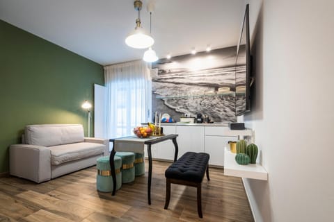 Alga 5-Star Boutique Apartment Steps from the Sea Apartment in Martinsicuro