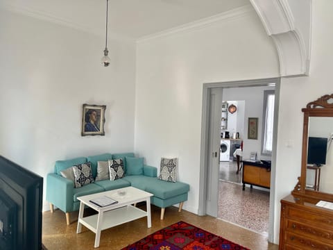 A litte Taste of Home Guest House Hotel in Athens