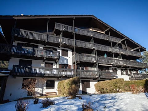 Studio Charmant avec Vue Mont Blanc, Parking et Animaux Admis - FR-1-517-35 Apartment in Chamonix