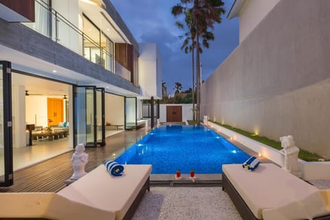 Property building, Swimming pool
