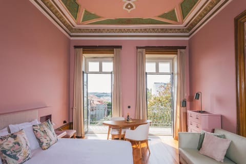 Bed, Photo of the whole room, Seating area, Bedroom, Garden view