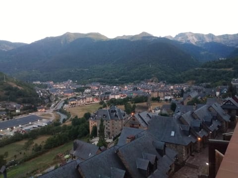 Balcony/Terrace, Mountain view