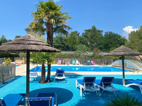 Swimming pool, Swimming pool