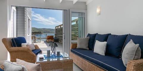 On the water - Thesen Apartment in Knysna