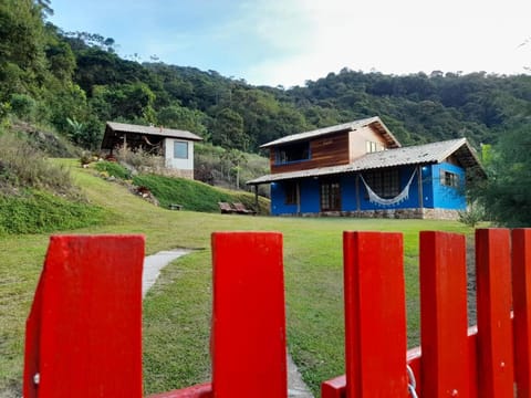 Chale com agua de nascente e com vista panoramica Chalet in State of Rio de Janeiro