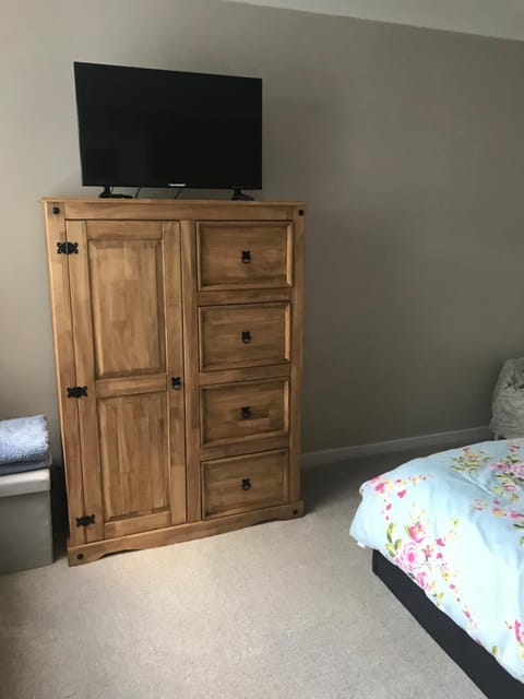 TV and multimedia, wardrobe