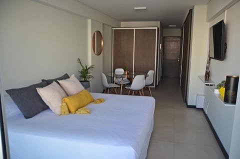 Bed, Photo of the whole room, Dining area
