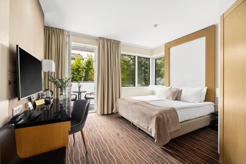 TV and multimedia, Photo of the whole room, Bedroom