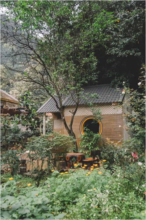 Property building, Spring, Day, Natural landscape, Garden, Garden view, Landmark view