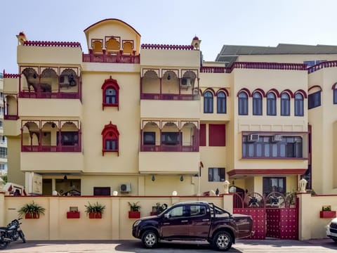 Property building, Facade/entrance