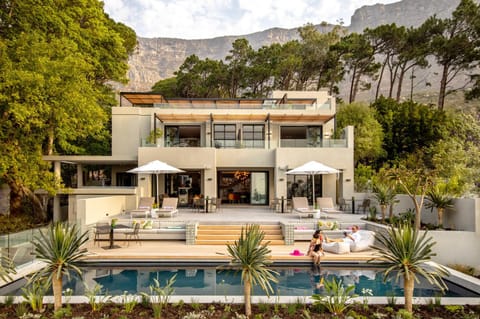 Property building, Swimming pool, Swimming pool
