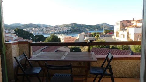 Mountain view, Sea view