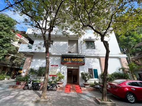 Property building, Facade/entrance, Neighbourhood