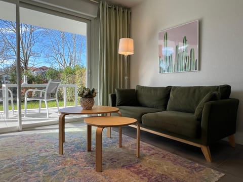 Patio, Garden, Living room