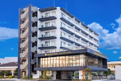Facade/entrance, Neighbourhood