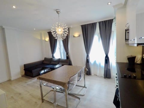 Lounge or bar