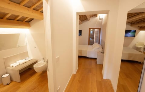 Bed, Bathroom, Photo of the whole room, Bedroom