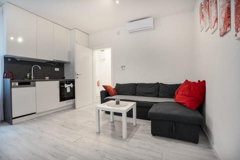 Kitchen or kitchenette, Living room, oven, stove, air conditioner
