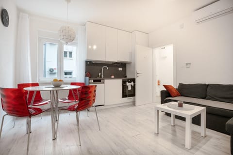 Kitchen or kitchenette, Living room, Seating area, Dining area, oven, air conditioner