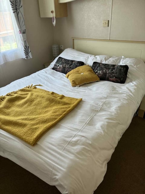 Devon Cliffs Campground/ 
RV Resort in Exmouth