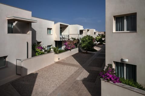 Property building, Patio, Facade/entrance, Bird's eye view, Other, Logo/Certificate/Sign, Garden view
