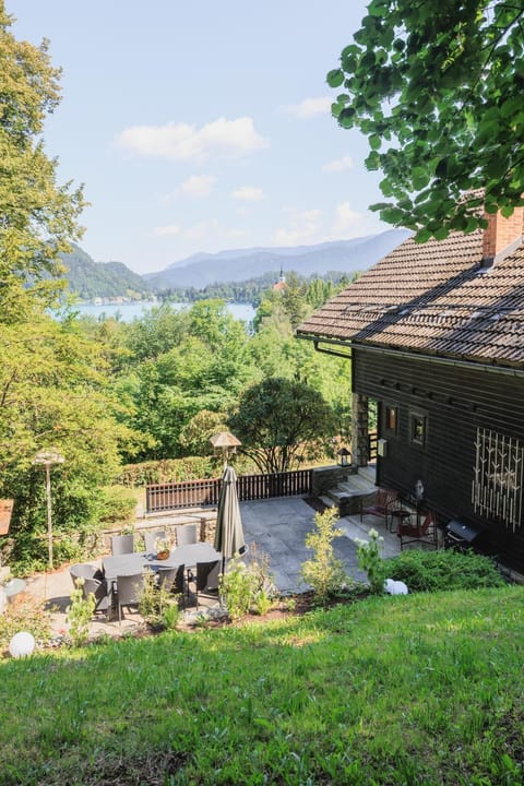 Property building, Natural landscape, Garden view, Lake view