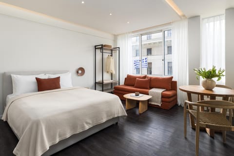 Bed, View (from property/room), View (from property/room), Photo of the whole room, Seating area, Dining area, City view, City view, wardrobe