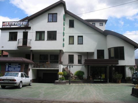 Facade/entrance, Day, Neighbourhood, On site, Area and facilities