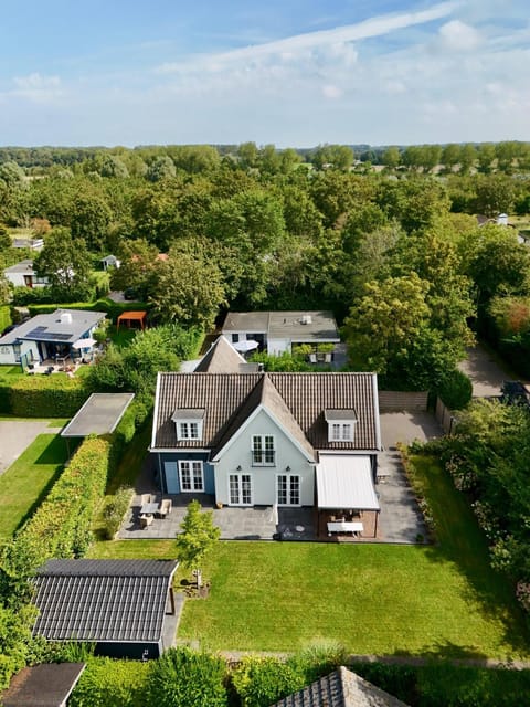 De Cloud House in Oostkapelle