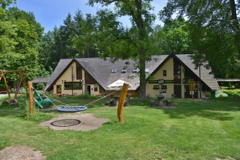 Restaurant/places to eat, Facade/entrance, Children play ground, Garden, Balcony/Terrace