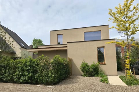 Property building, Facade/entrance, Garden