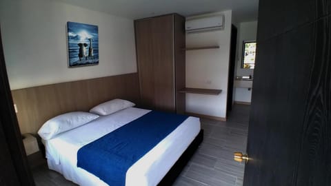 Bed, Bedroom, wardrobe, air conditioner