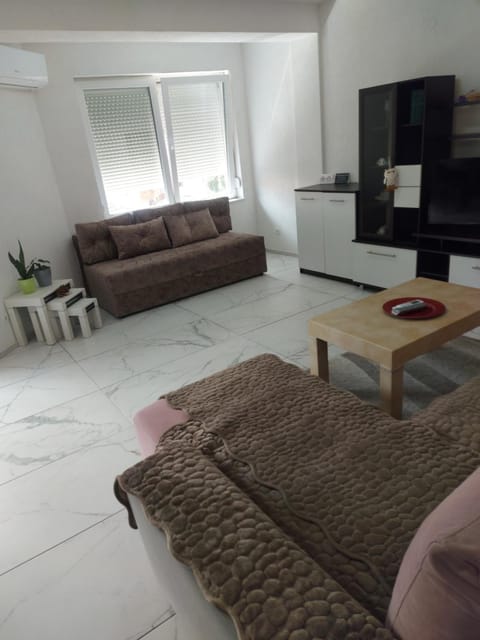 XXL APARTMENTS CiTY CENTAR 1 Apartment in Bitola