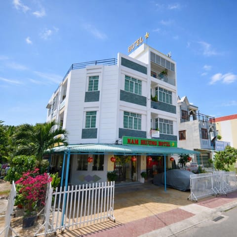 Property building, Day