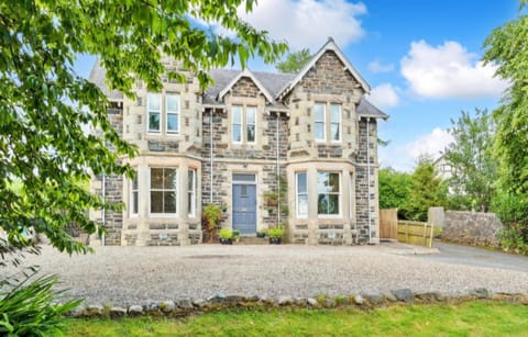 Property building, Spring, Day, Garden view