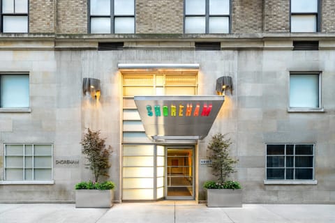 Facade/entrance